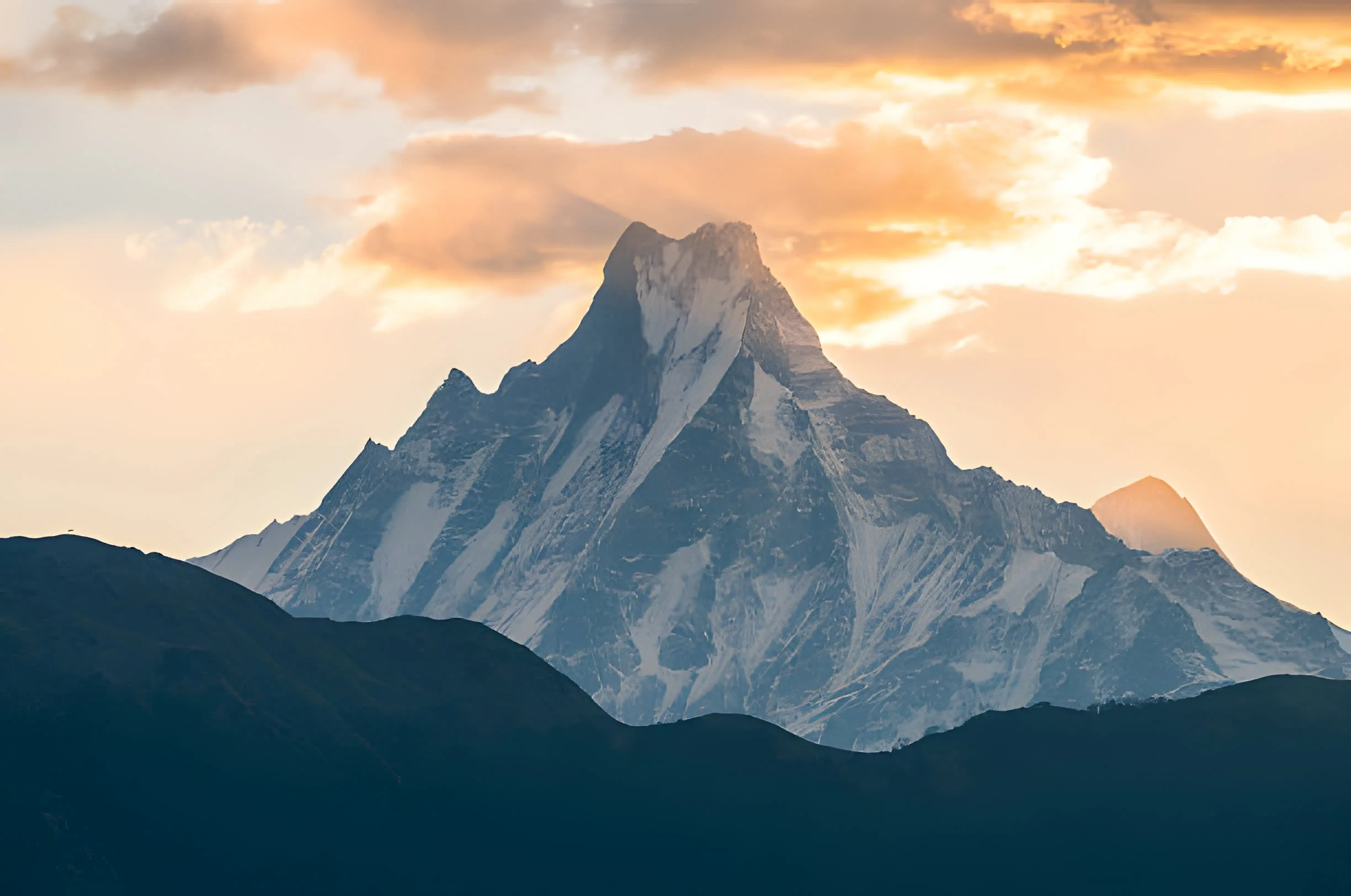 Annapurna region ridges and peaks near the Mardi Himal trail